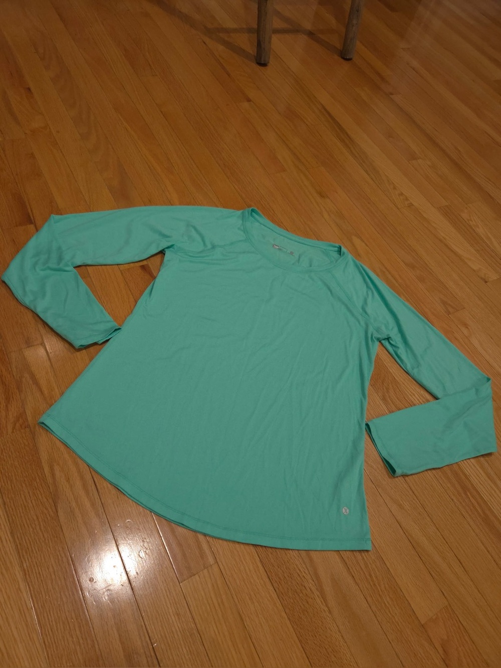 Light Teal Long-Sleeve Women's Athletic Top with Thumb Holes